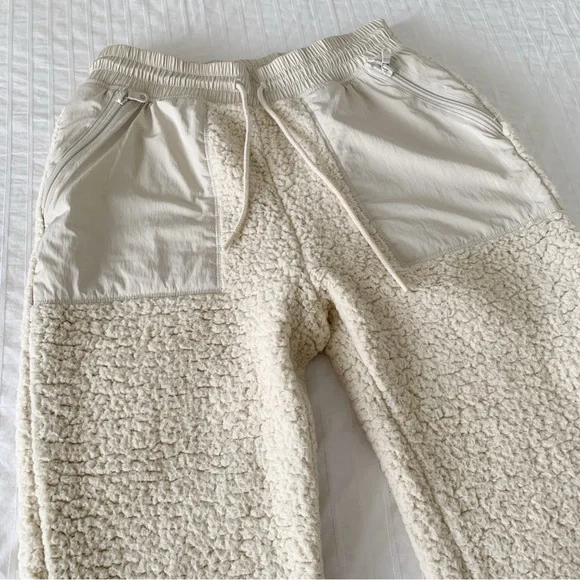 Aerie Cream Sherpa Women’s Jogger Pants XS Cozy Neutral Aesthetic - Picture 3 of 14